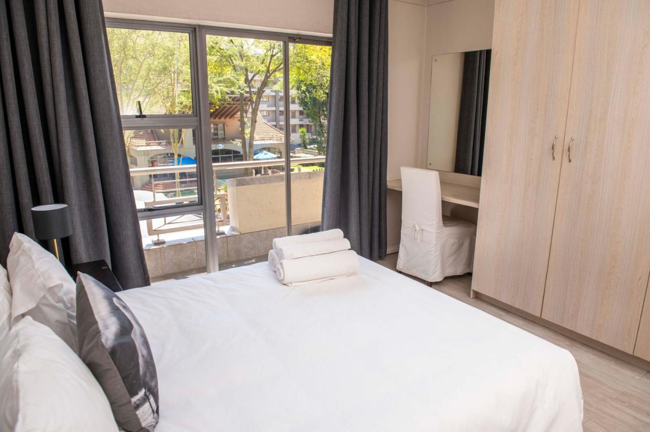 Grayston Exec Apartments Johannesburg Esterno foto
