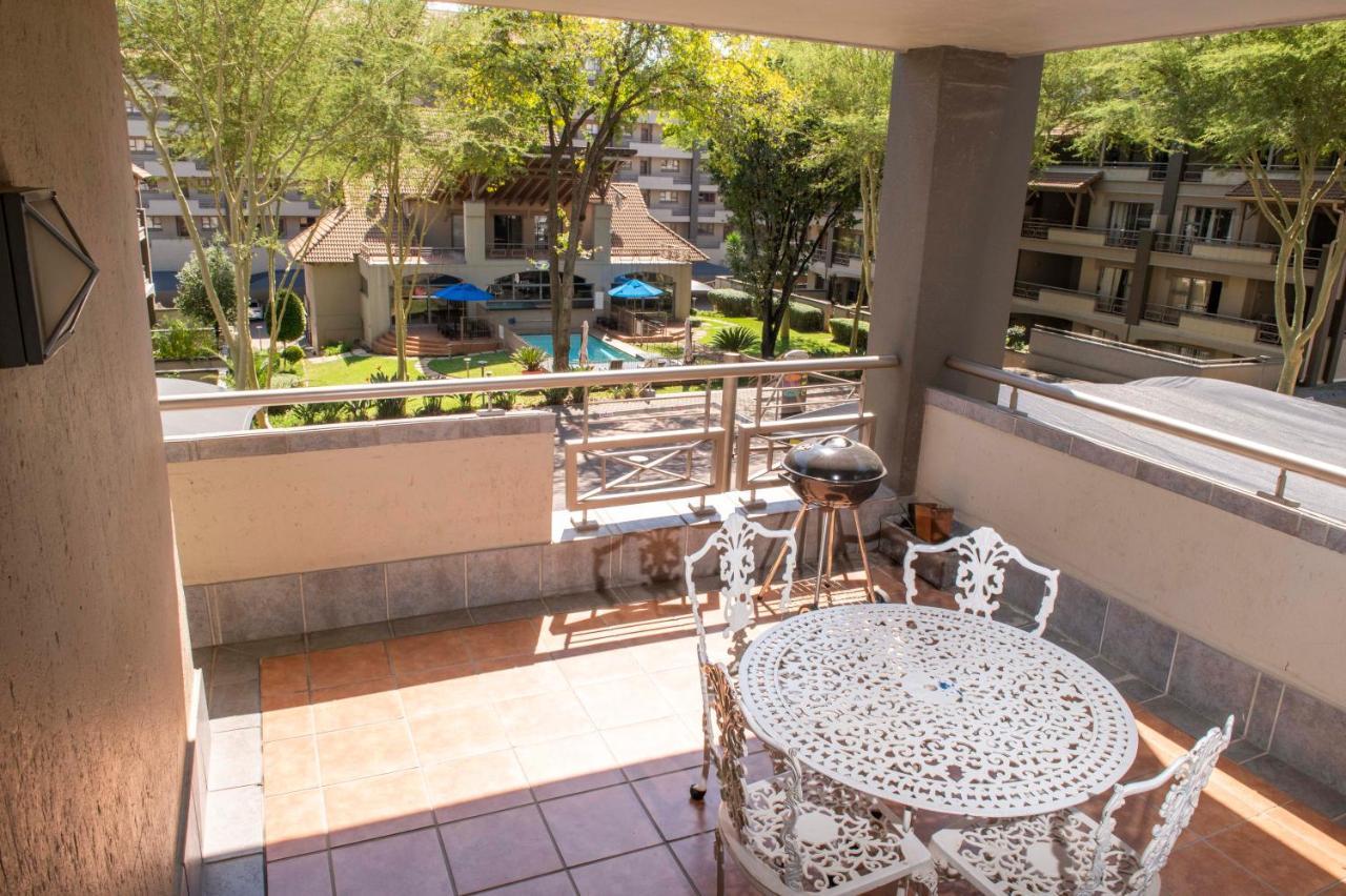 Grayston Exec Apartments Johannesburg Esterno foto