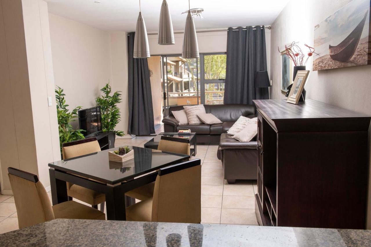 Grayston Exec Apartments Johannesburg Esterno foto