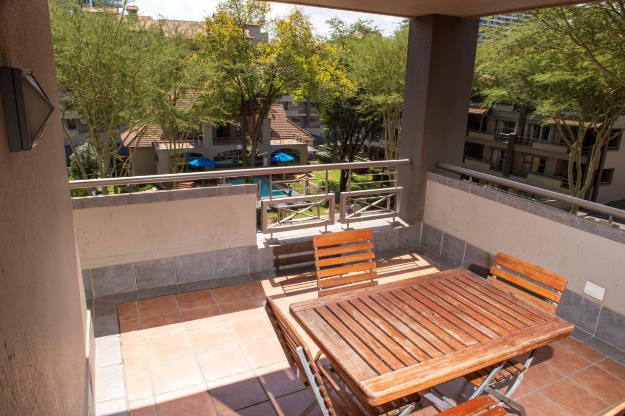 Grayston Exec Apartments Johannesburg Esterno foto