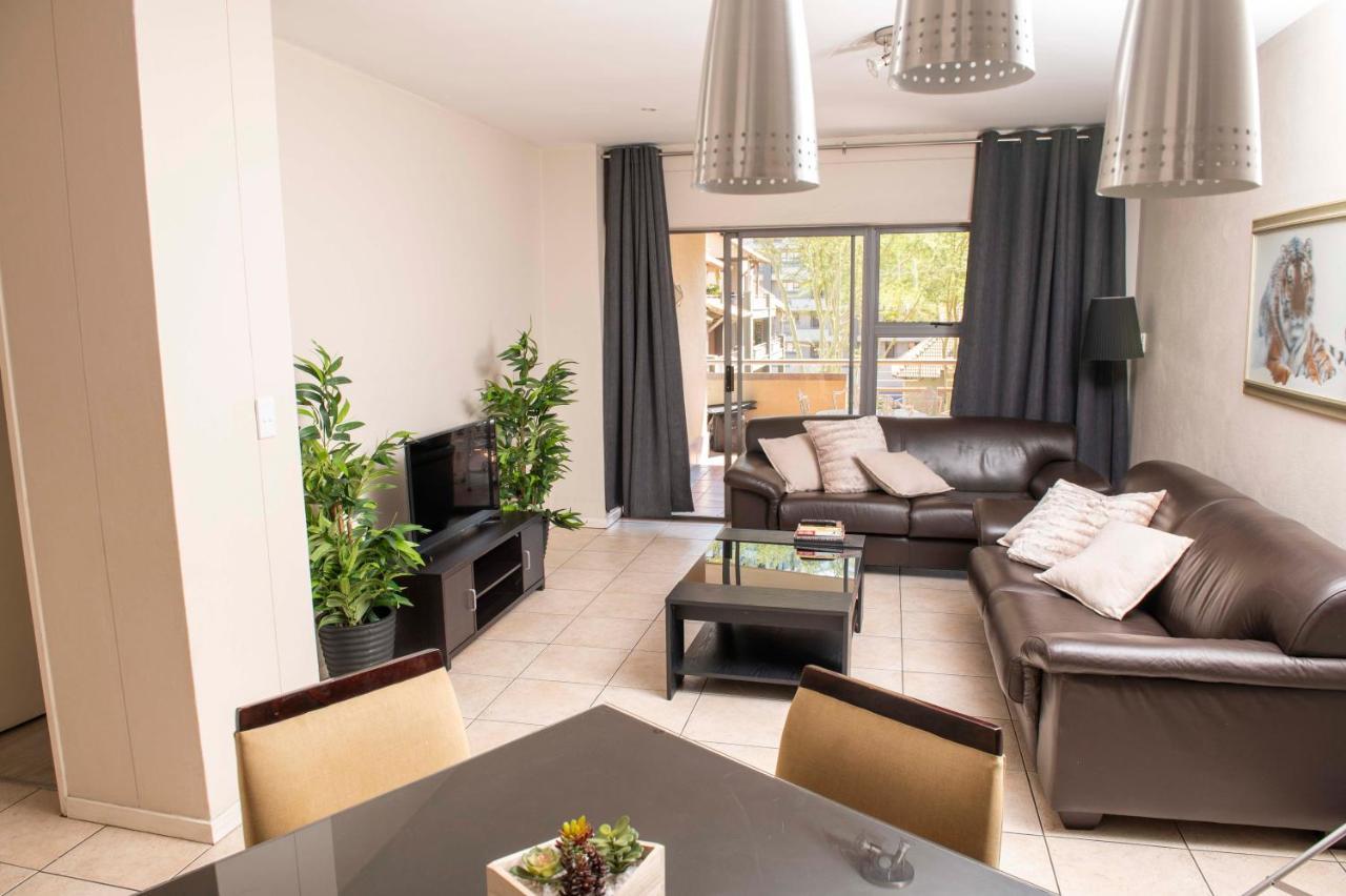 Grayston Exec Apartments Johannesburg Esterno foto