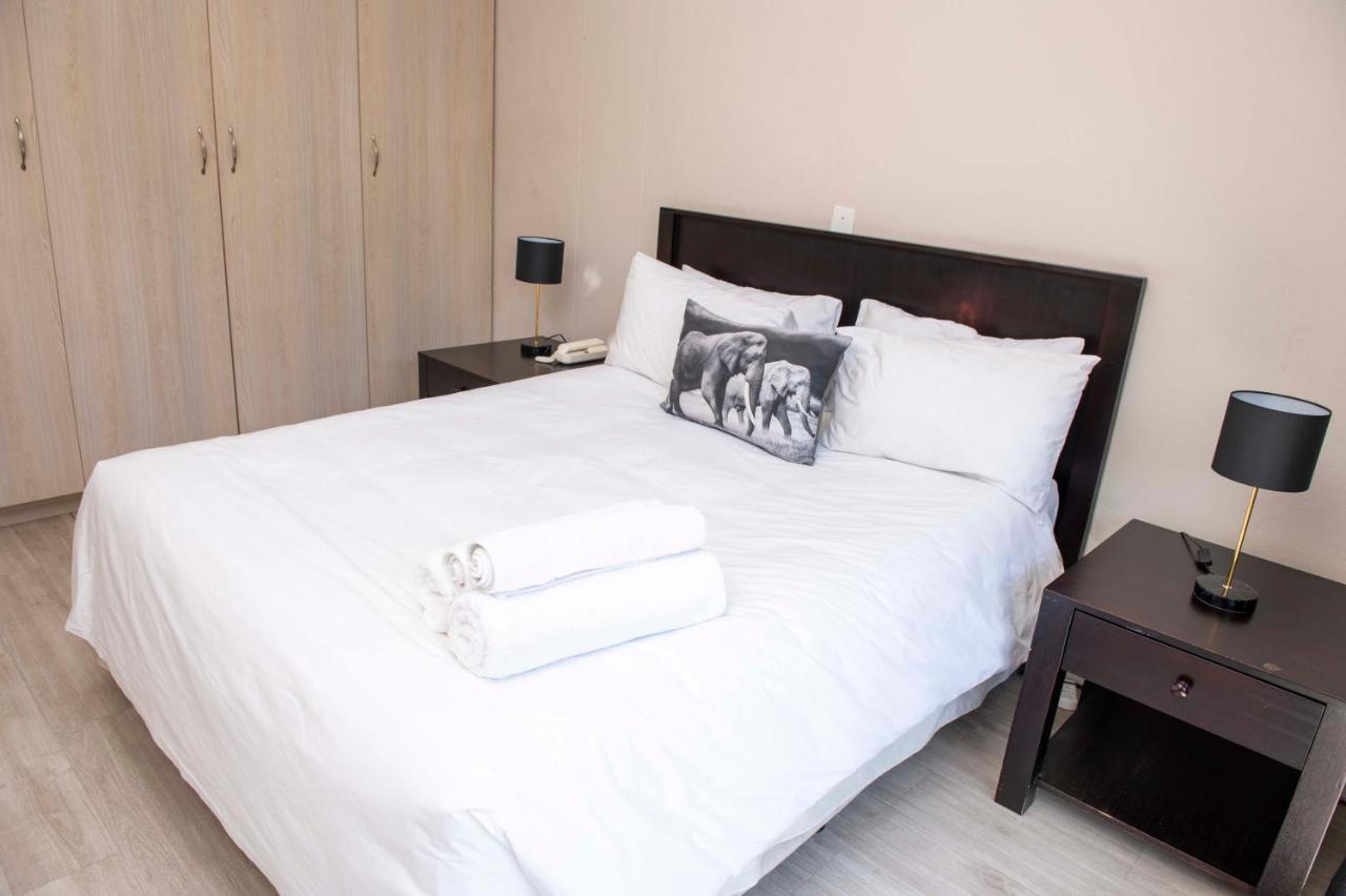 Grayston Exec Apartments Johannesburg Esterno foto